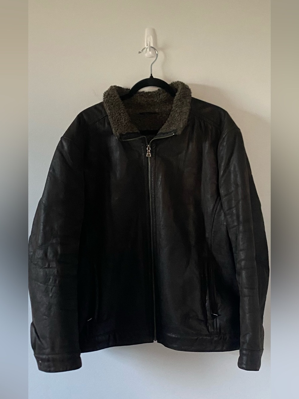 Vintage Danier Men’s Leather Bomber Jacket XL Faux Shearling Collar Style 82469